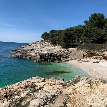 アパート Mon プーラ